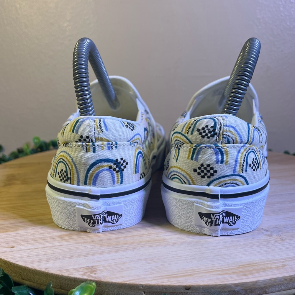 🔥 NEW VANS CLASSIC SLIP-ON RAINBOW SKATEBOARDING SHOES WOMENS SIZE 7 MENS 5.5 - Picture 4 of 9